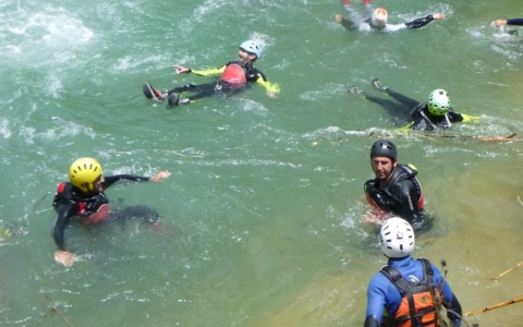 CURSO DE NATACIÓN EN RÍOS